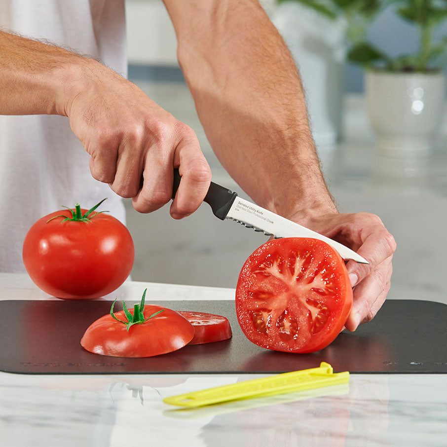 Tupperware Amazing Series Serrated Utility Knife | 834GBWITX